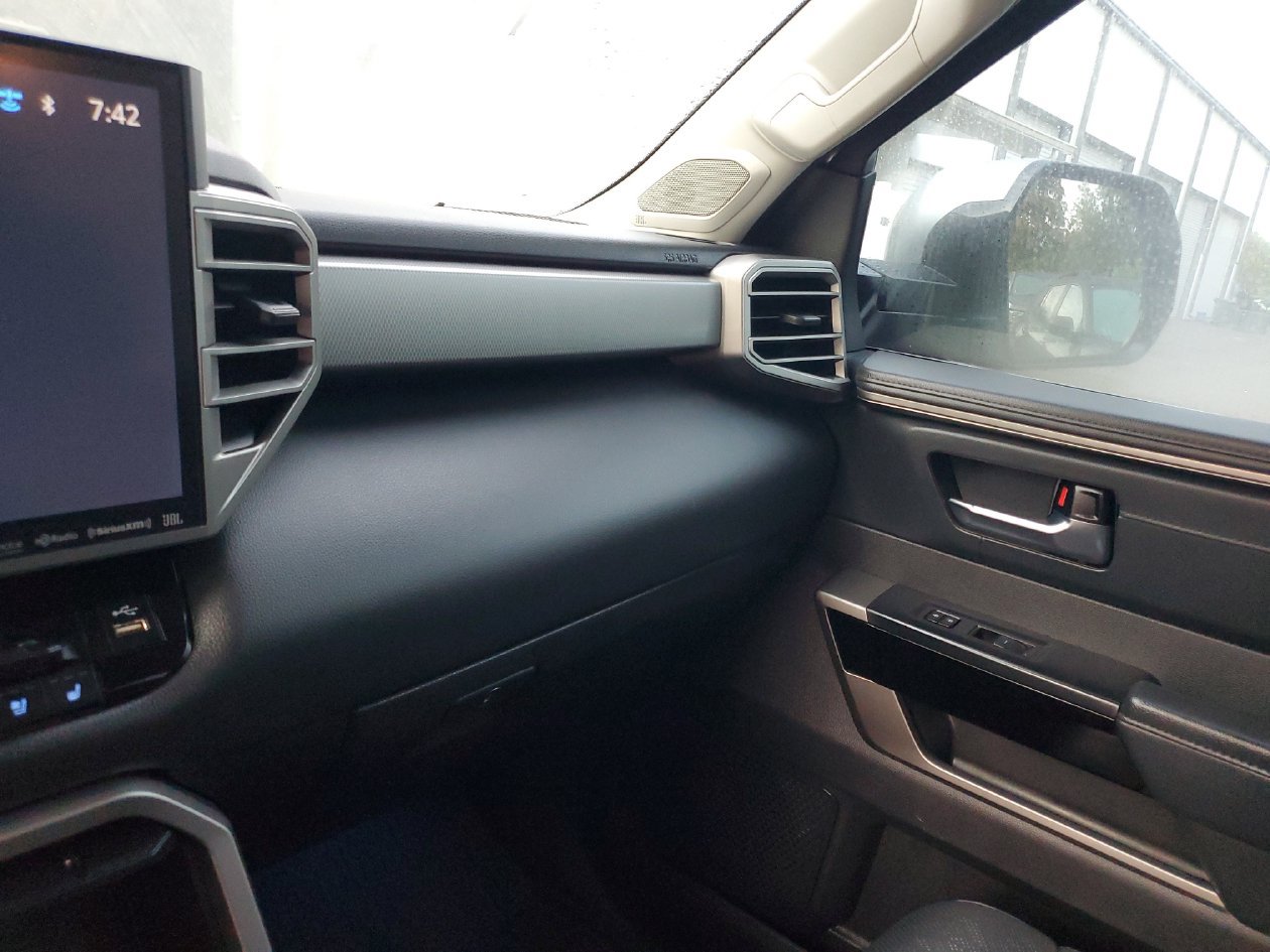 Used 2024 Toyota Sequoia Limited AWD/4WD image 26