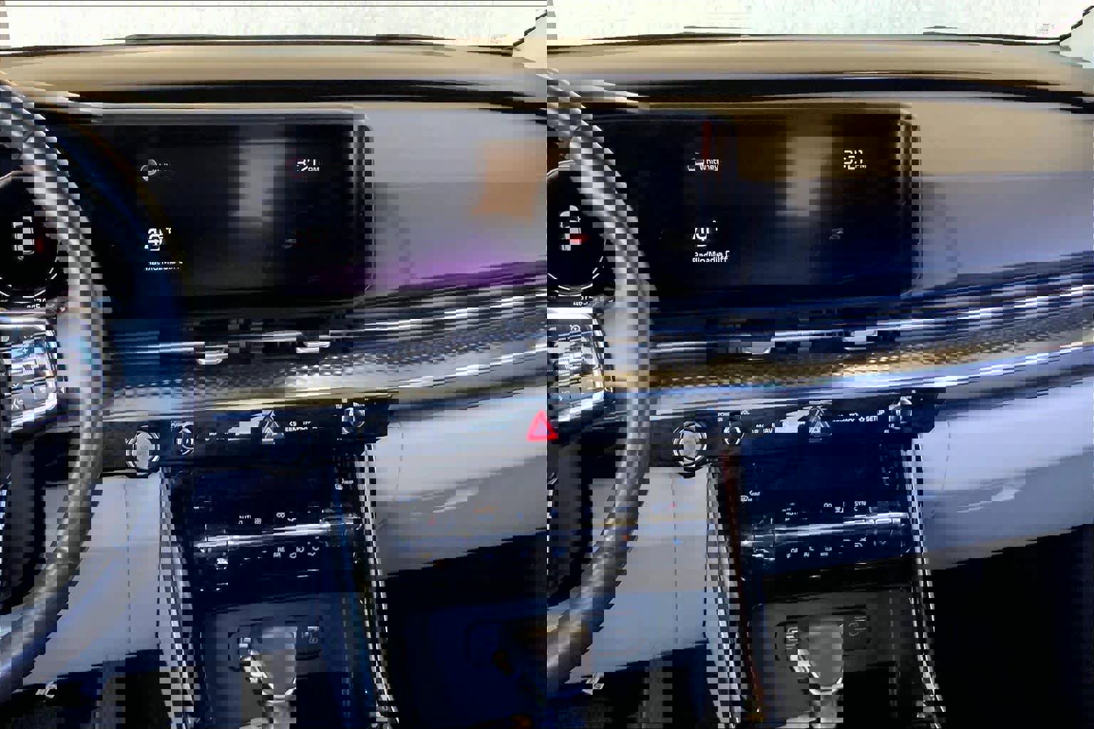 Used 2022 Kia Carnival SX Prestige image 6