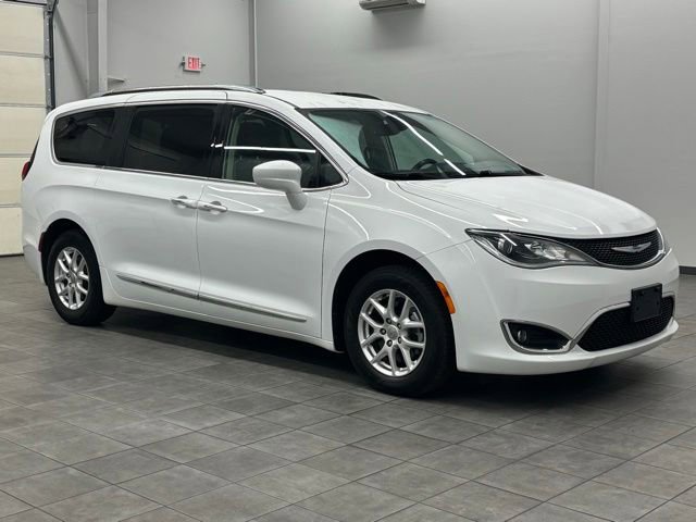 Used 2020 Chrysler Pacifica Touring-L FWD video 1
