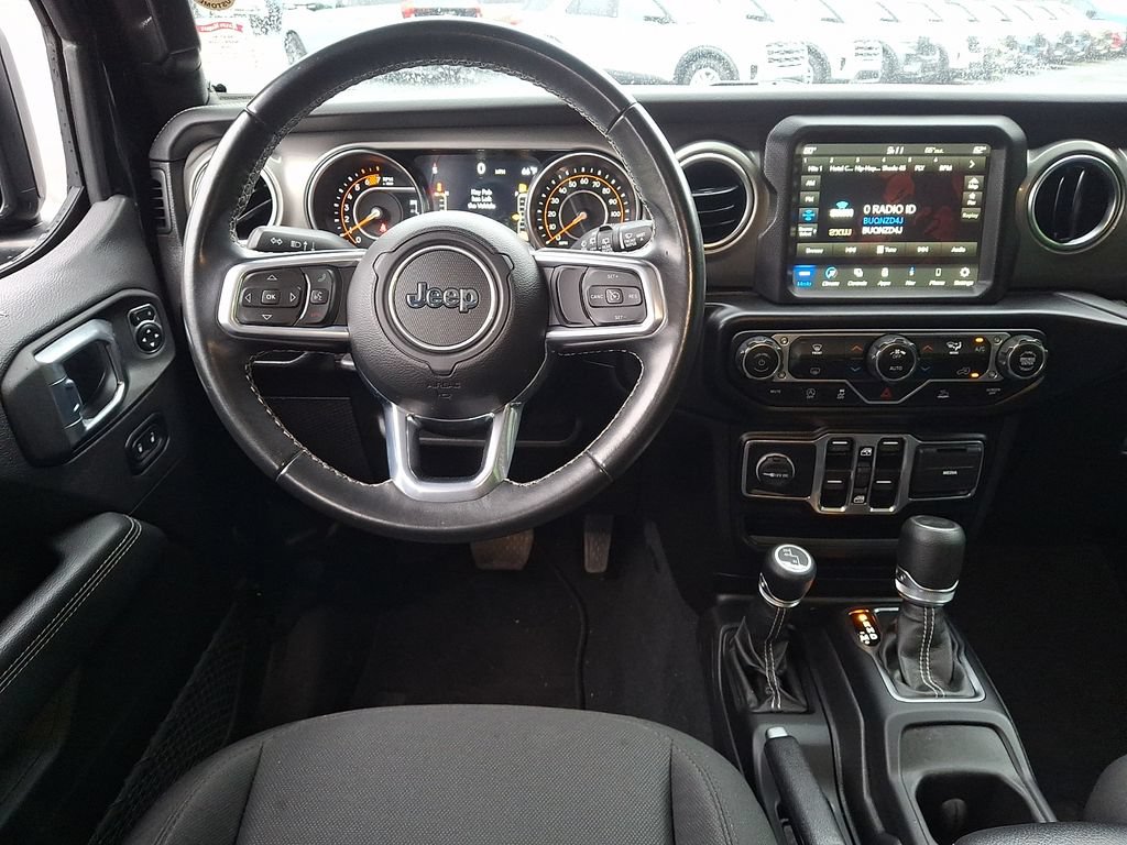Used 2022 Jeep Wrangler Unlimited Sahara AWD/4WD image 11