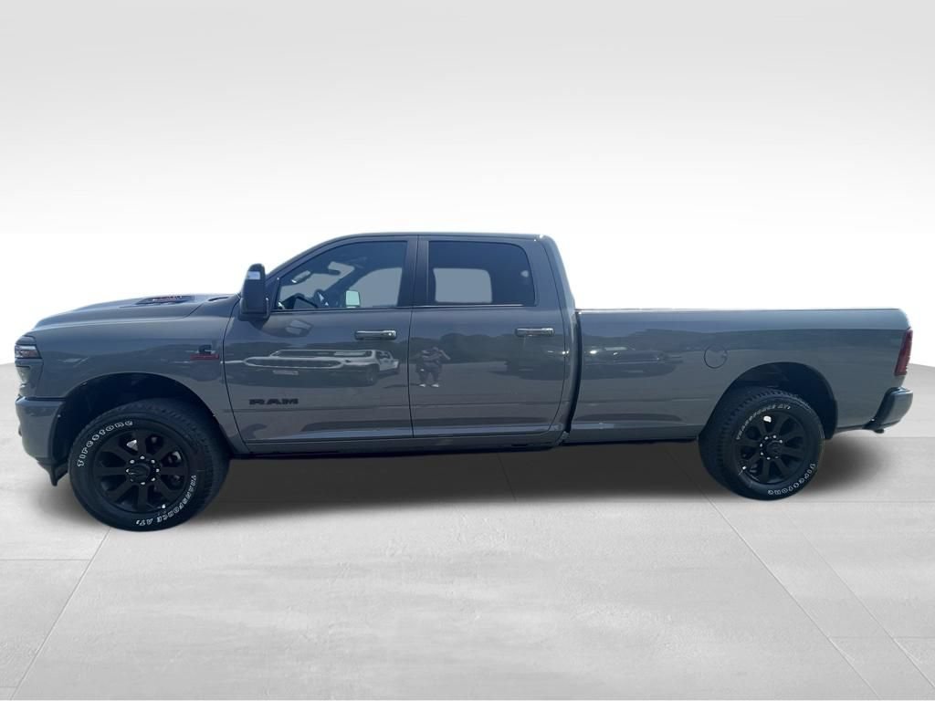 New 2026 RAM 2500 Laramie AWD/4WD image 16