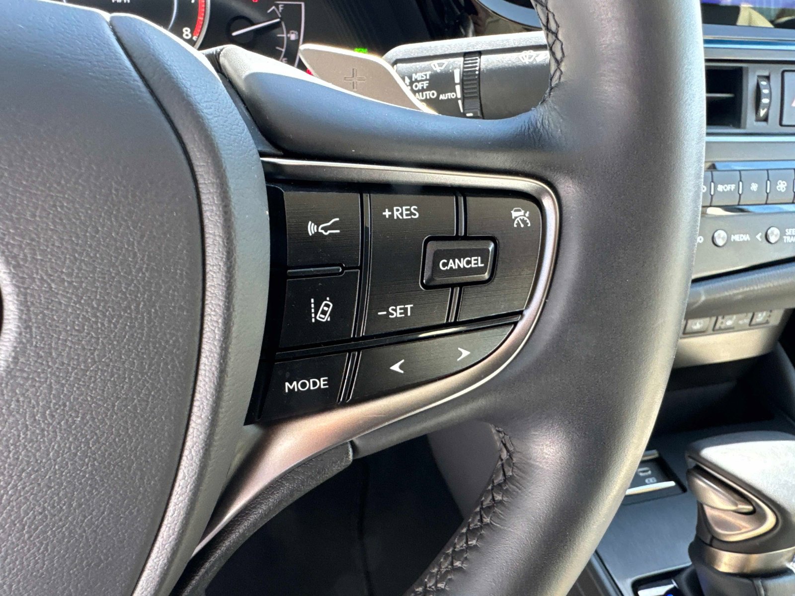 Used 2025 Lexus ES 350 w/ Premium Package FWD image 28