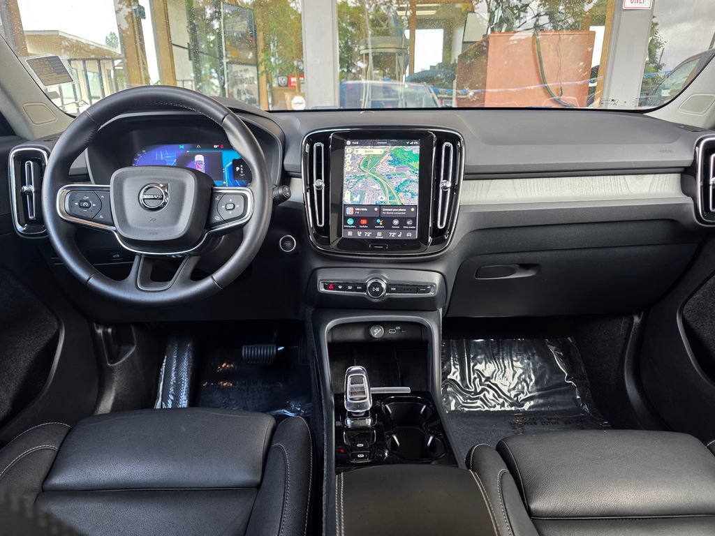 Used 2024 Volvo XC40 B5 Plus AWD/4WD image 5