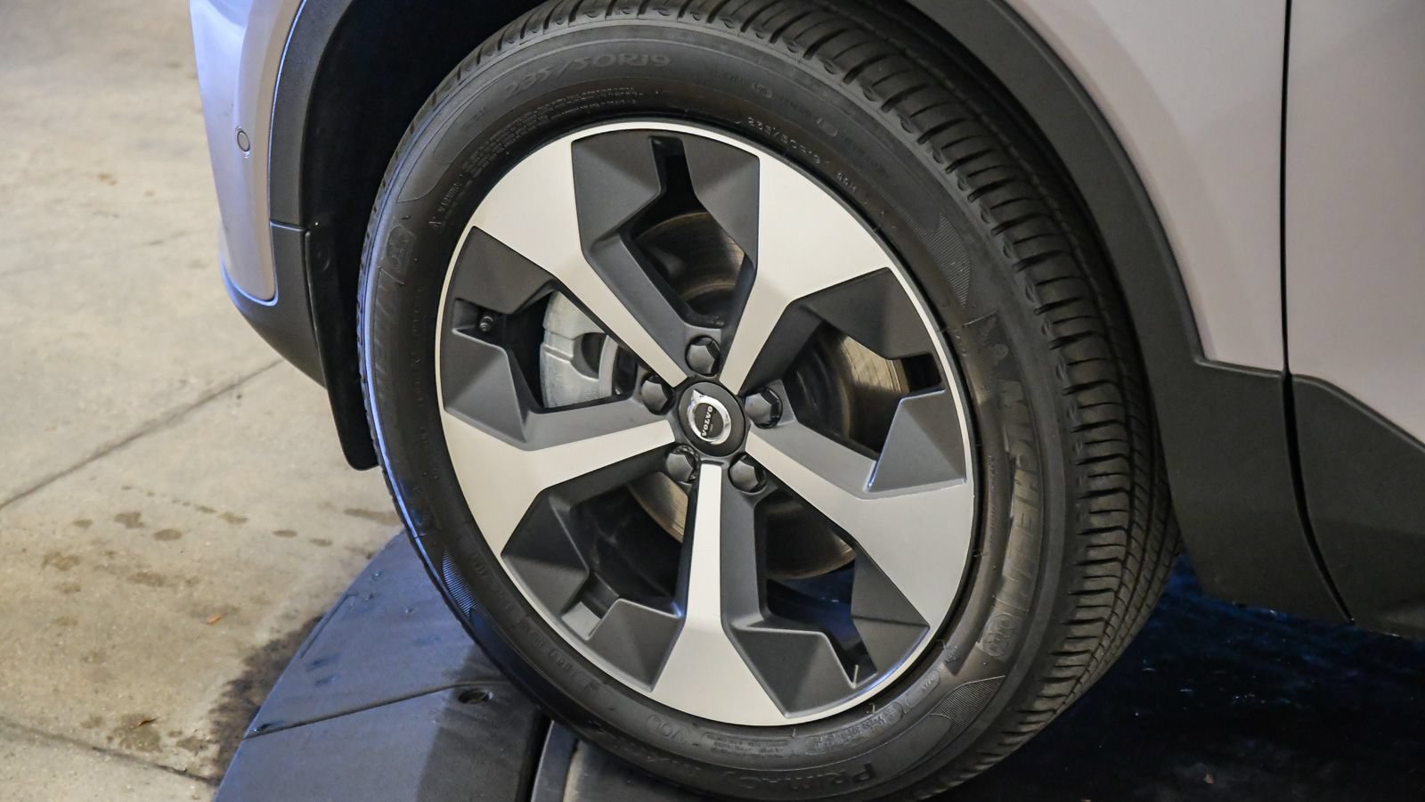 Certified 2026 Volvo XC40 B5 Plus AWD/4WD image 10