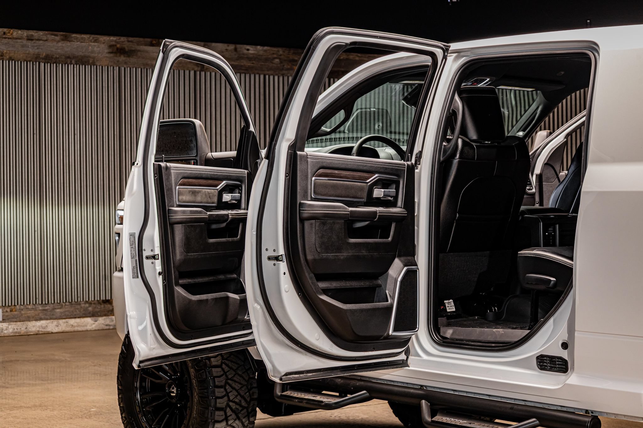 Used 2025 RAM 2500 Laramie w/ Night Edition AWD/4WD image 37