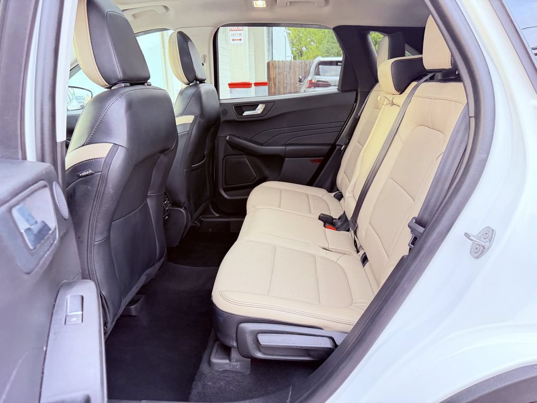 Used 2022 Ford Escape SEL w/ Technology Package AWD/4WD image 37