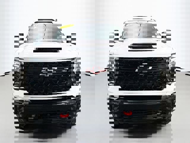 Used 2024 Chevrolet Silverado 2500 ZR2 image 2