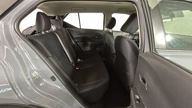 Used 2022 Nissan Kicks SV FWD image 30