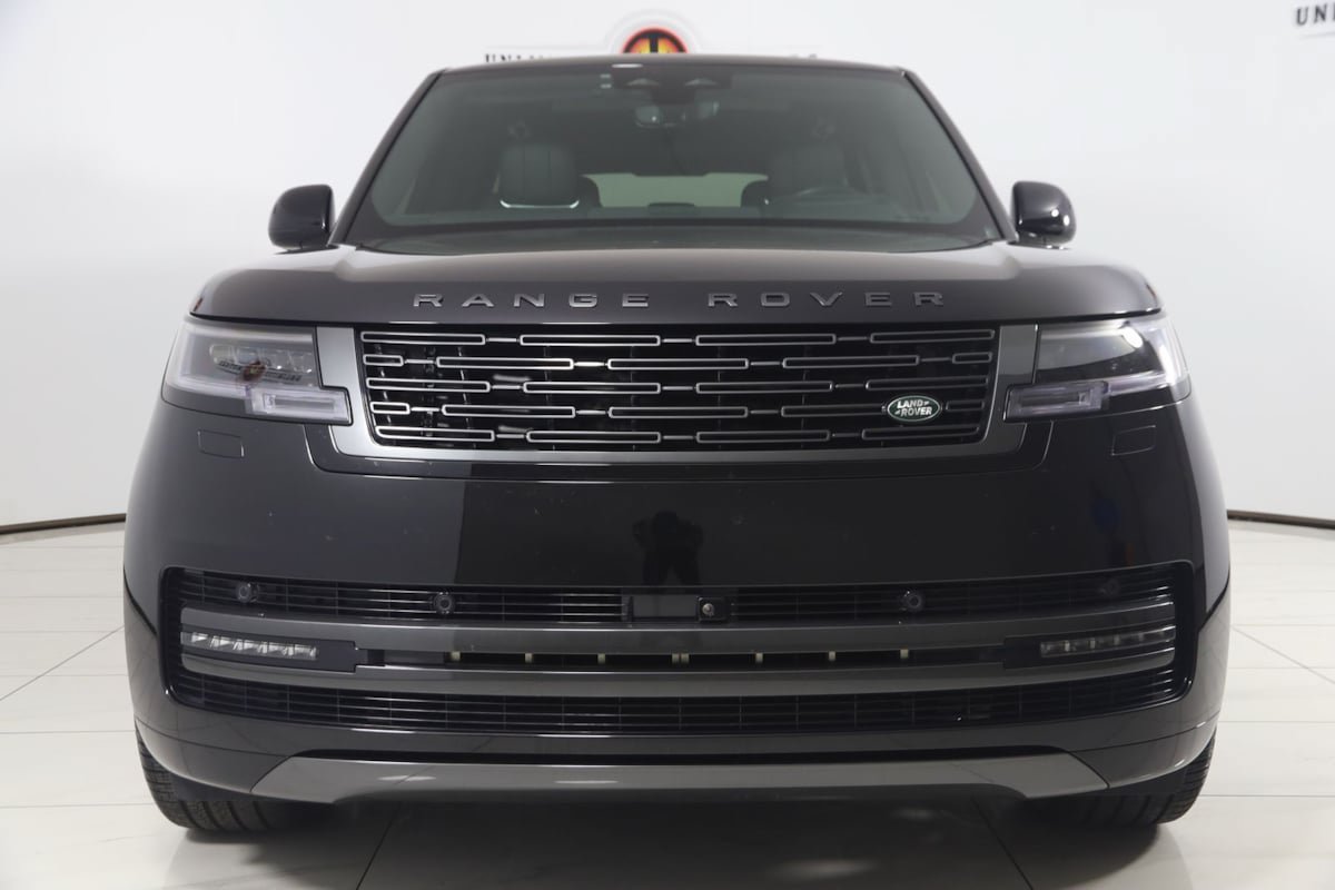 Used 2025 Land Rover Range Rover SE AWD/4WD image 5