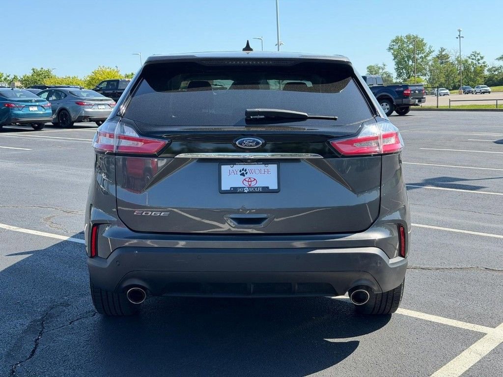 Used 2020 Ford Edge SE FWD image 5
