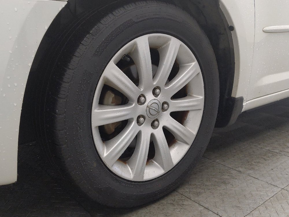 Used 2014 Chrysler 200 Touring FWD image 31