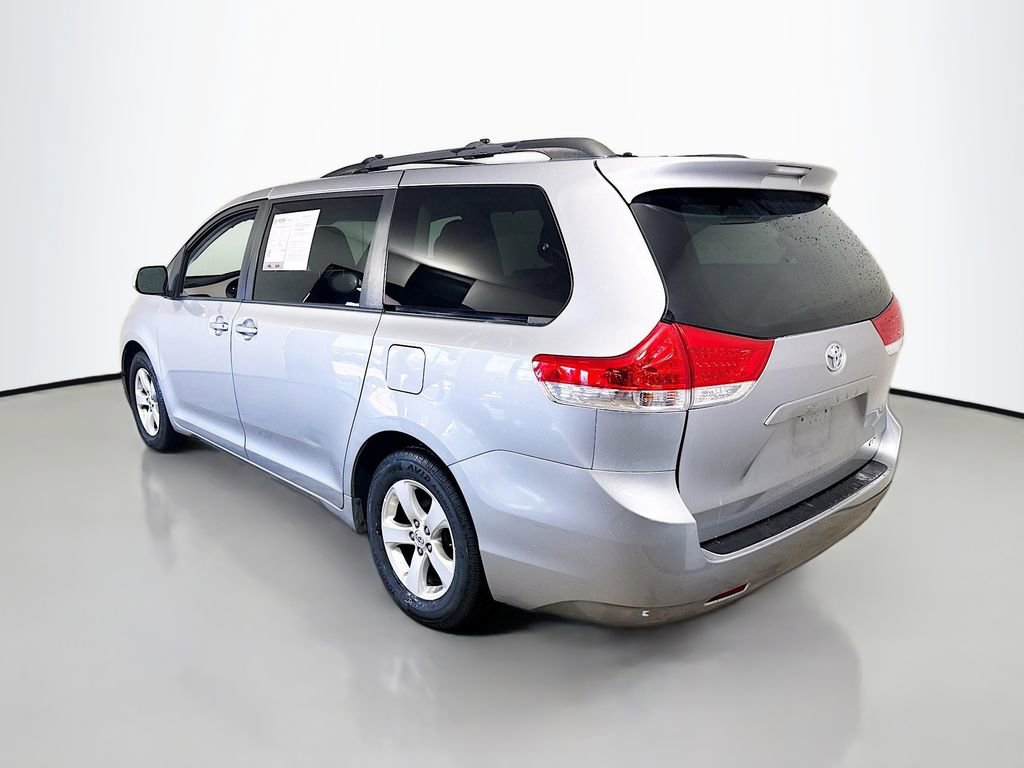 Used 2012 Toyota Sienna LE w/ Towing Pkg image 5