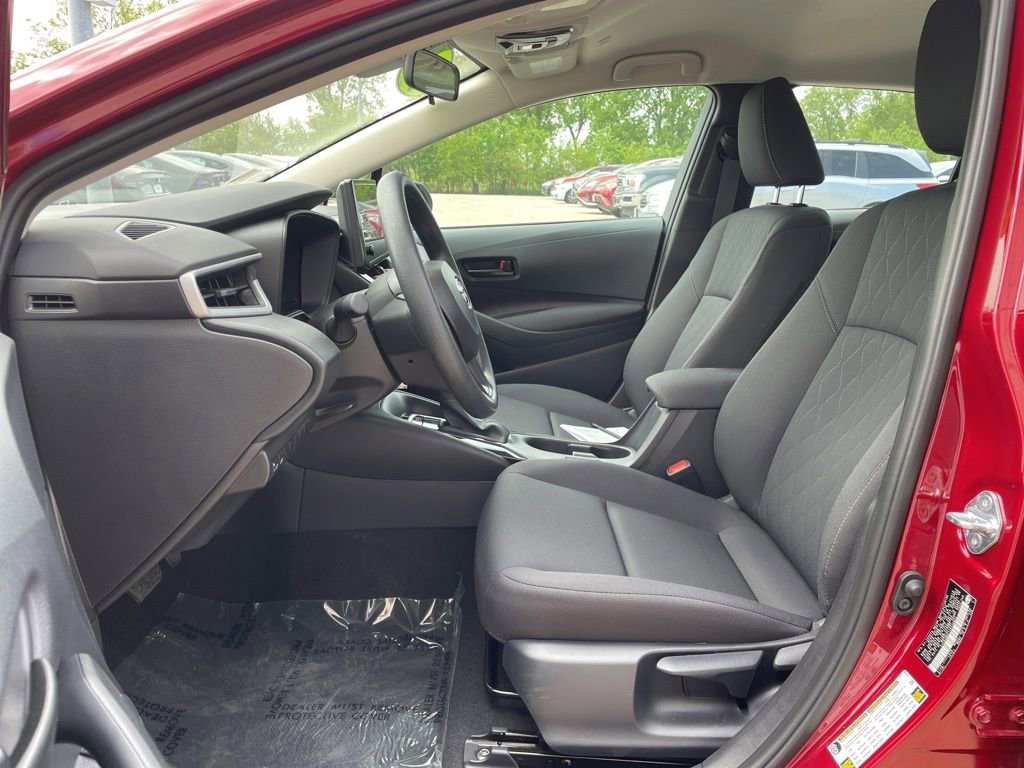 Used 2026 Toyota Corolla LE FWD image 8
