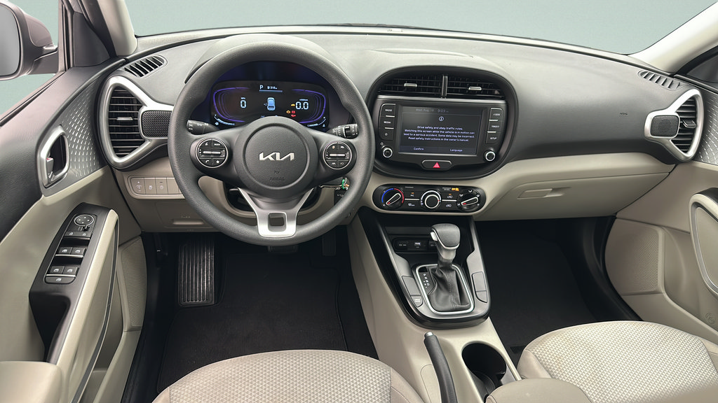 Used 2025 Kia Soul LX w/ LX Technology Package FWD image 10