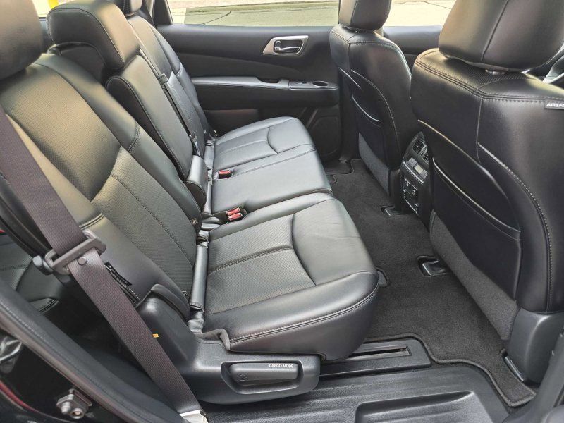Used 2020 Nissan Pathfinder Platinum image 9