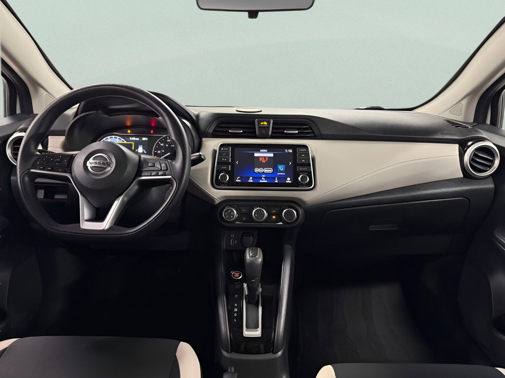 Used 2022 Nissan Versa SV image 9
