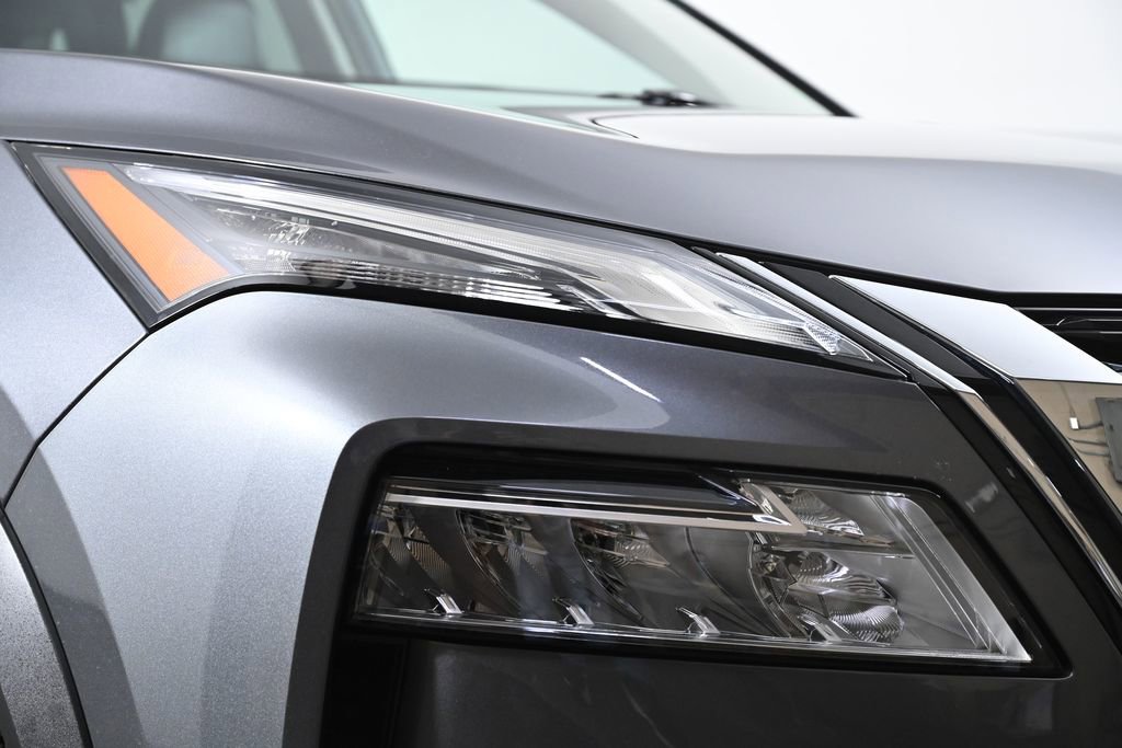 Used 2022 Nissan Rogue SV w/ SV Premium Package image 6