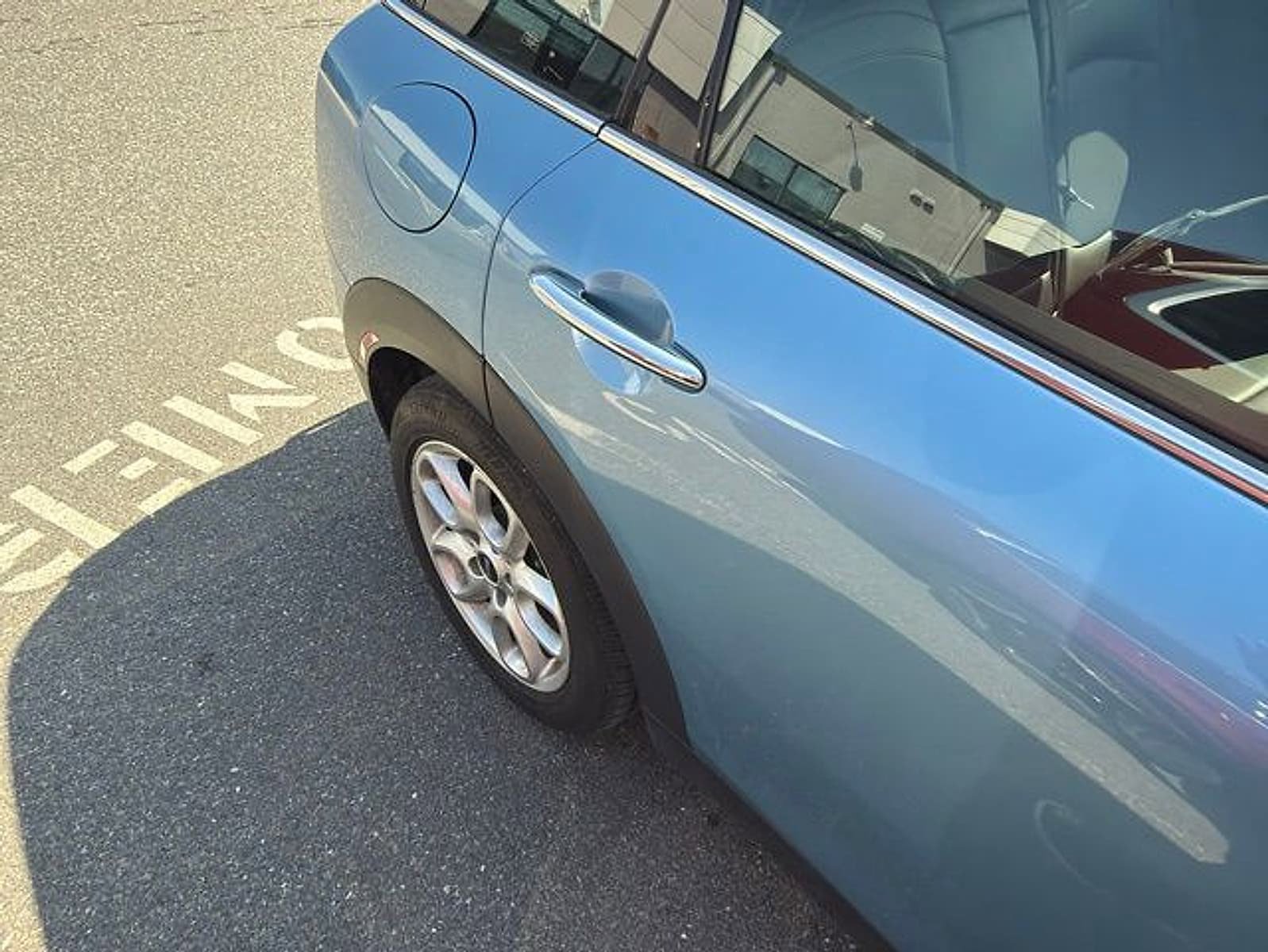 Used 2016 MINI Cooper Clubman FWD video 4