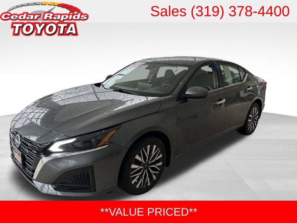 Used 2024 Nissan Altima 2.5 SV w/ SV Premium Package