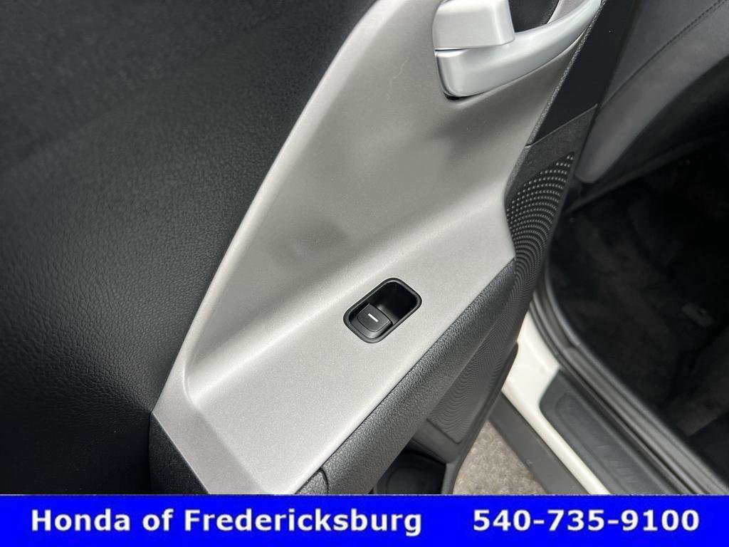 Used 2020 Kia Niro LX image 29