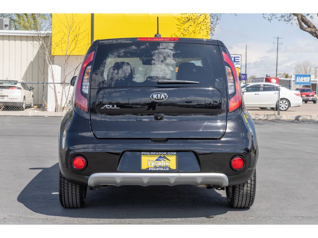 Used 2018 Kia Soul + image 4