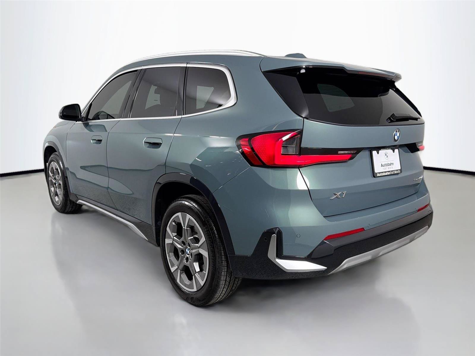 Used 2026 BMW X1 xDrive28i w/ Technology Package AWD/4WD image 8