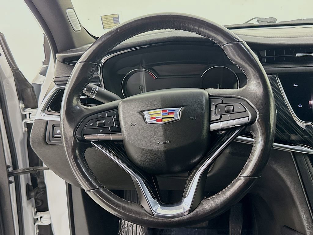 Used 2023 Cadillac XT6 Premium Luxury image 11