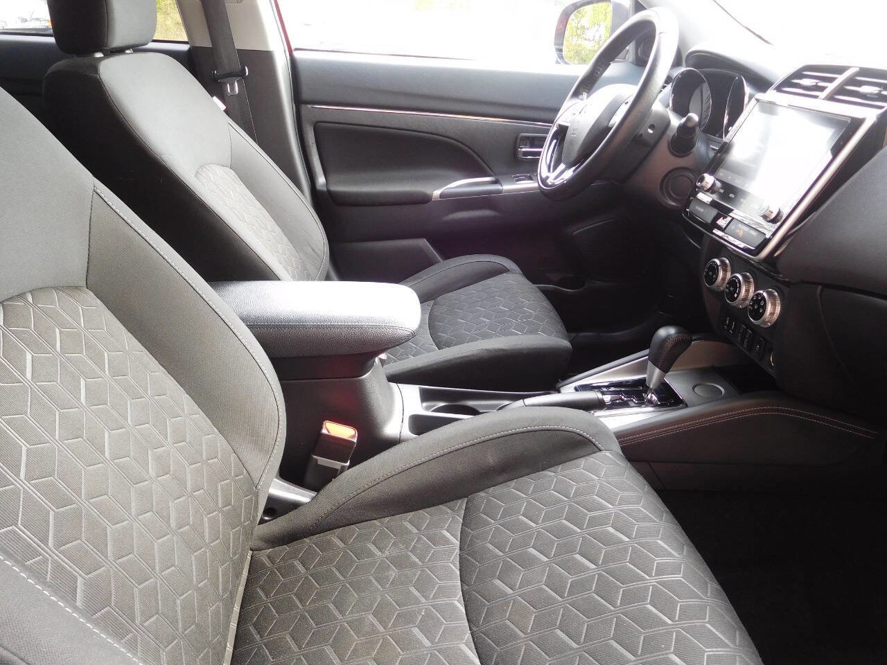 Used 2020 Mitsubishi Outlander Sport SE image 17