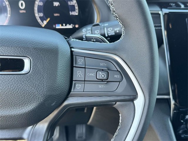 New 2025 Jeep Grand Cherokee L Altitude image 10