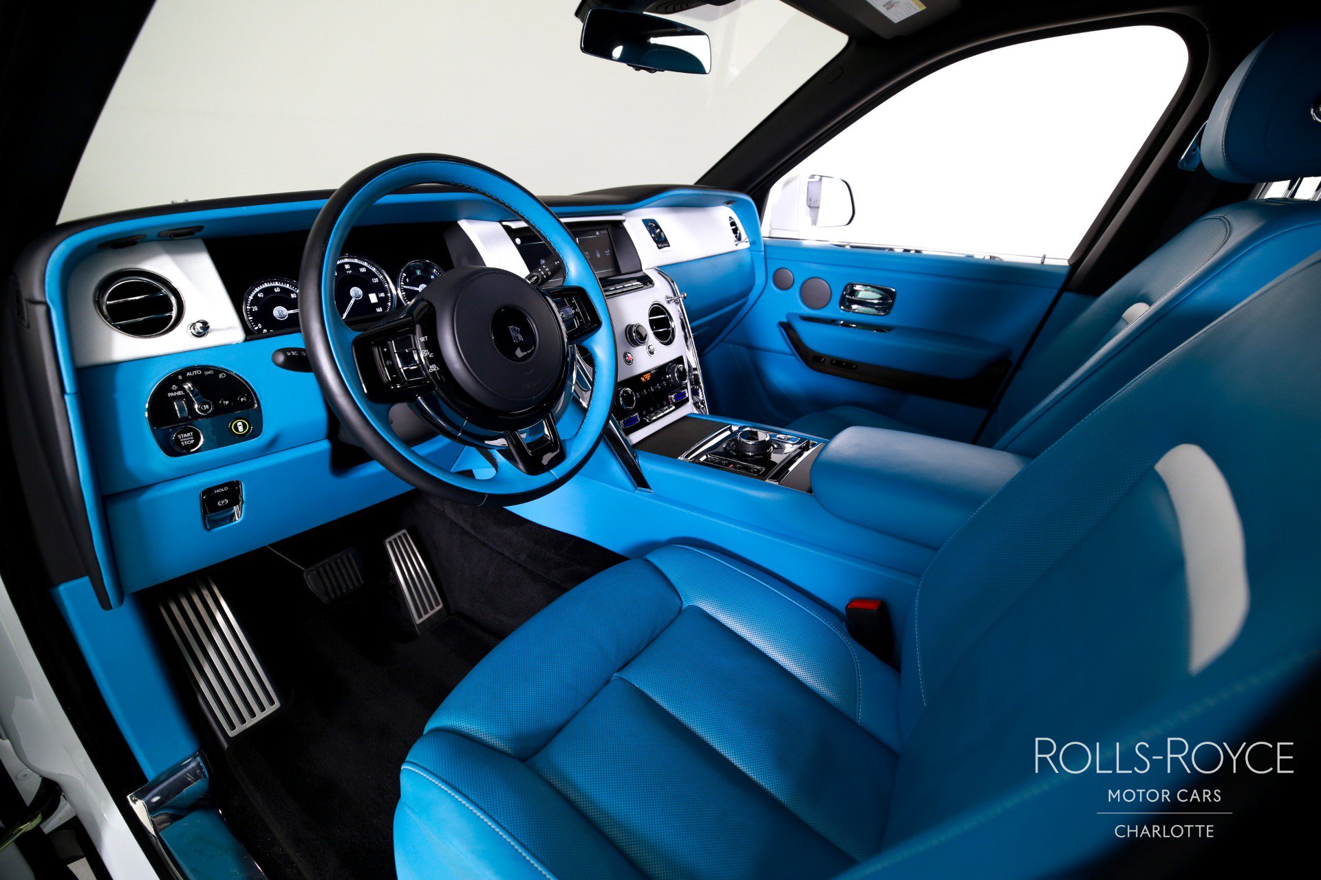 Certified 2024 Rolls-Royce Cullinan AWD/4WD image 4