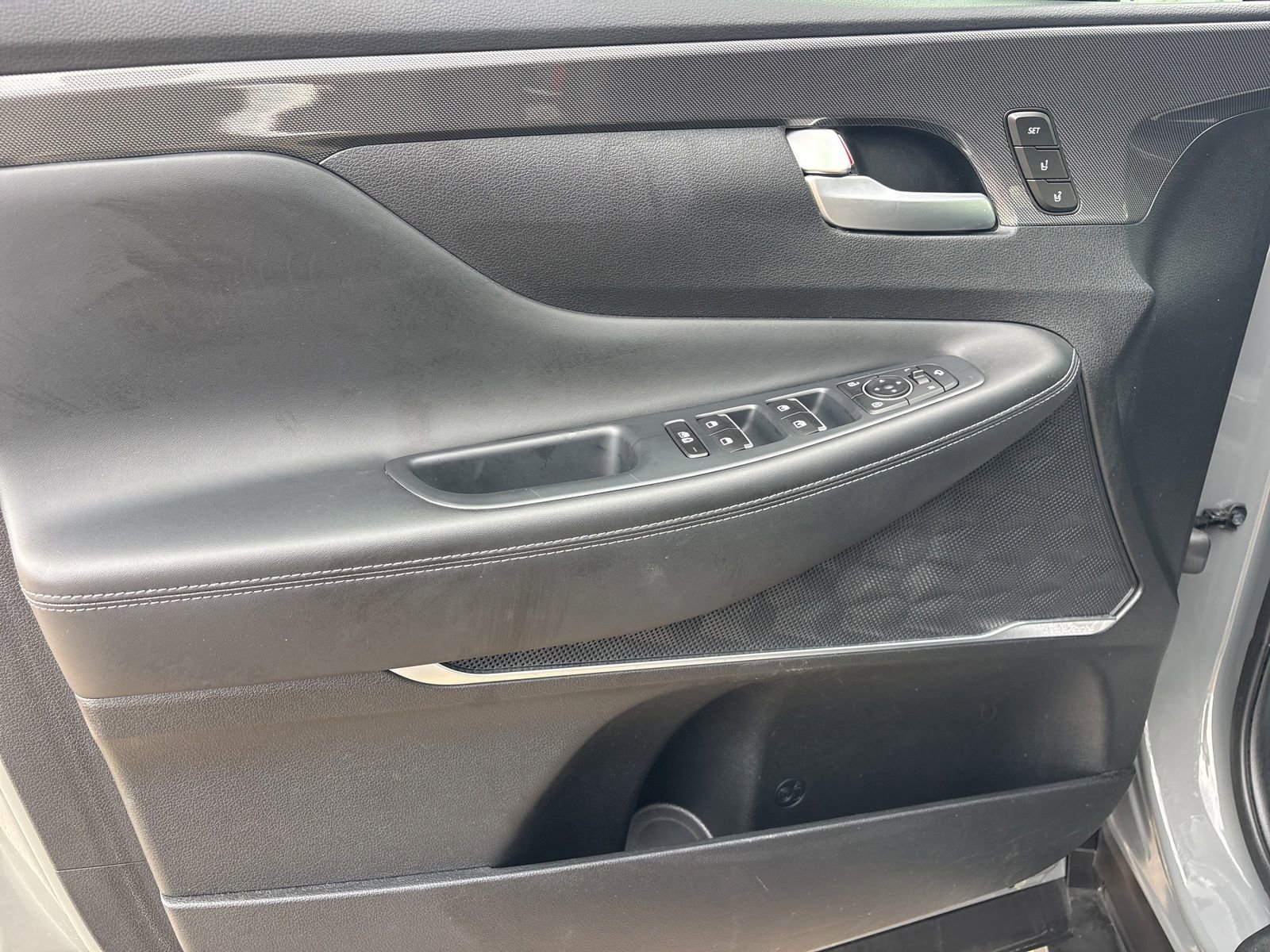 Used 2022 Hyundai Santa Fe Limited image 10