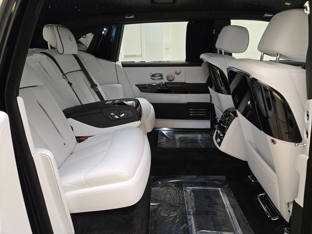 New 2026 Rolls-Royce Phantom Extended Wheelbase image 23