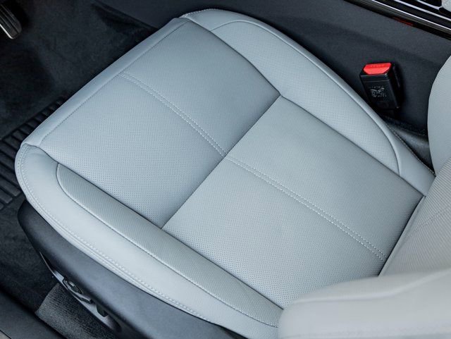 New 2026 Land Rover Range Rover Velar Dynamic SE image 15