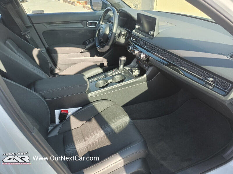Used 2023 Honda Civic Sport image 11