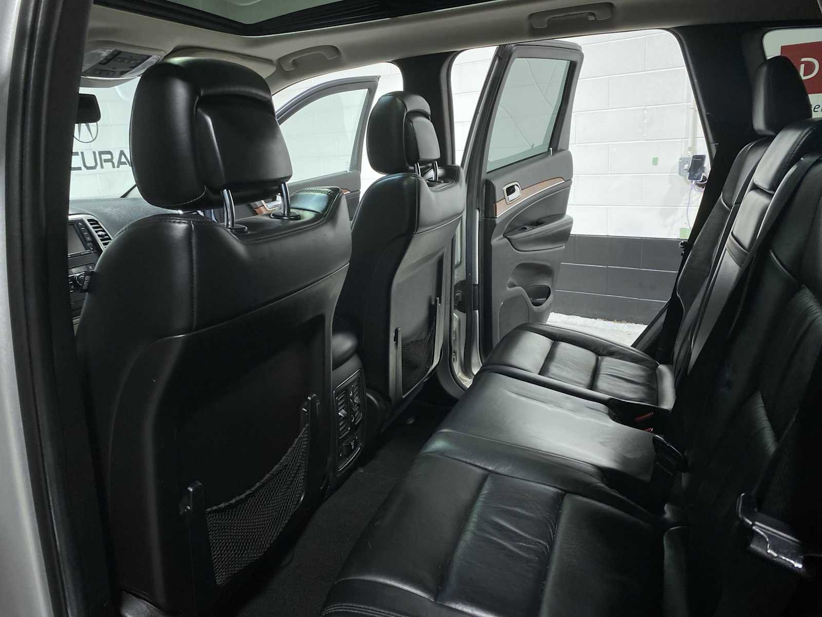 Used 2012 Jeep Grand Cherokee Limited image 12