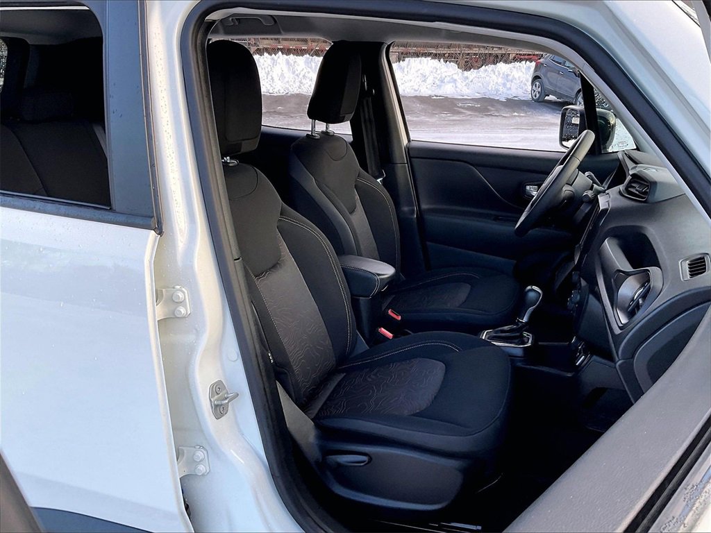 Used 2023 Jeep Renegade Latitude image 11