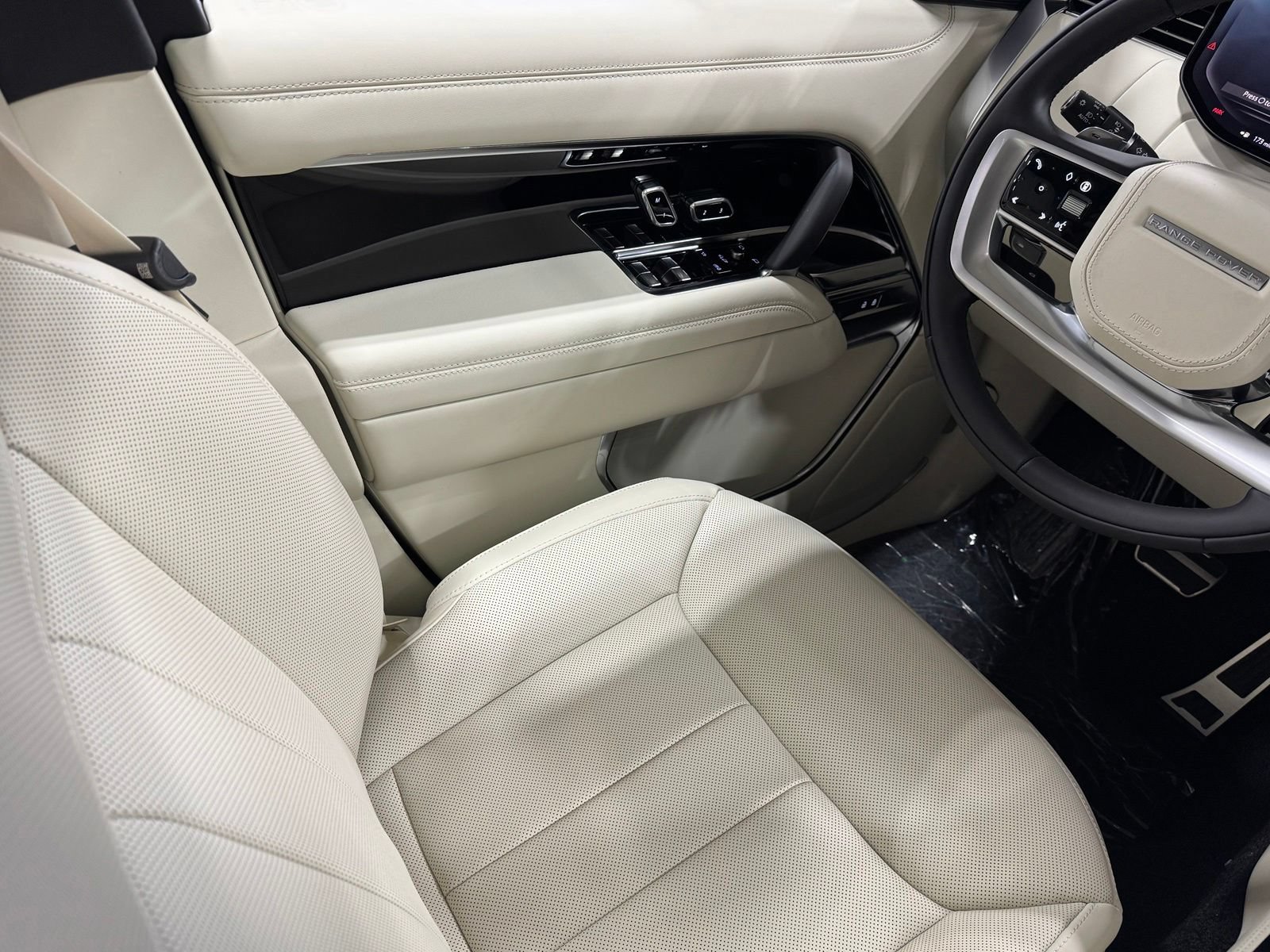New 2026 Land Rover Range Rover SE AWD/4WD image 36