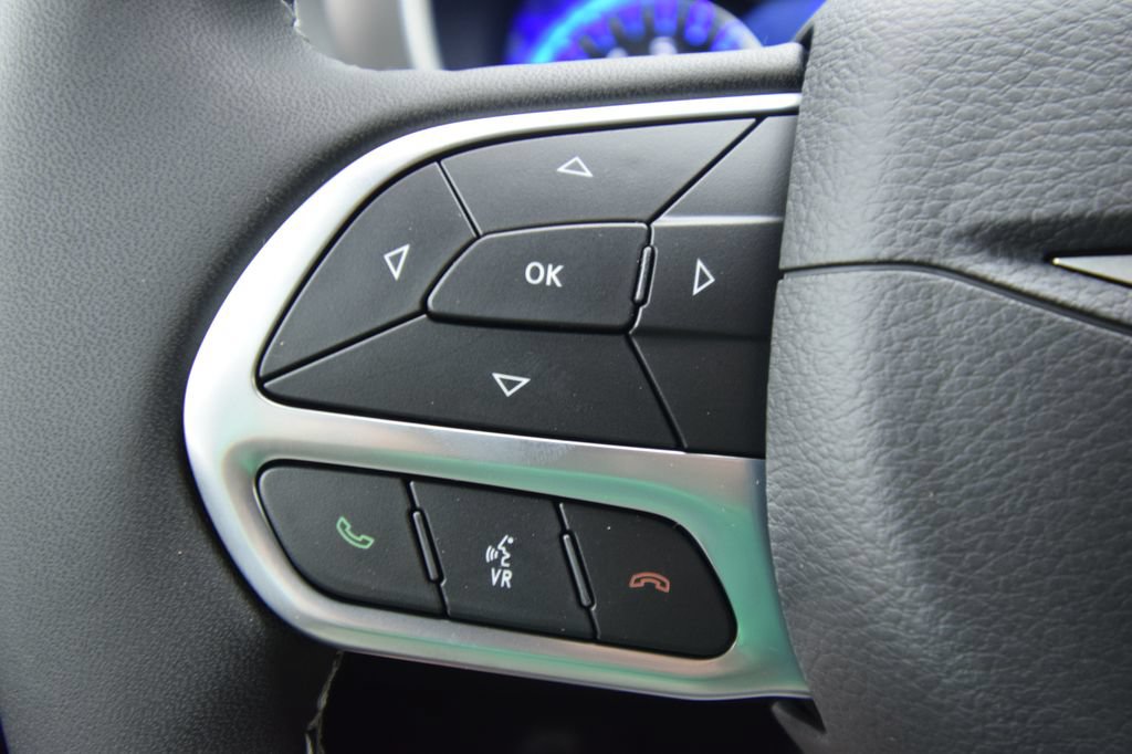 New 2027 Chrysler Pacifica Select w/ Family Tech Group FWD image 25