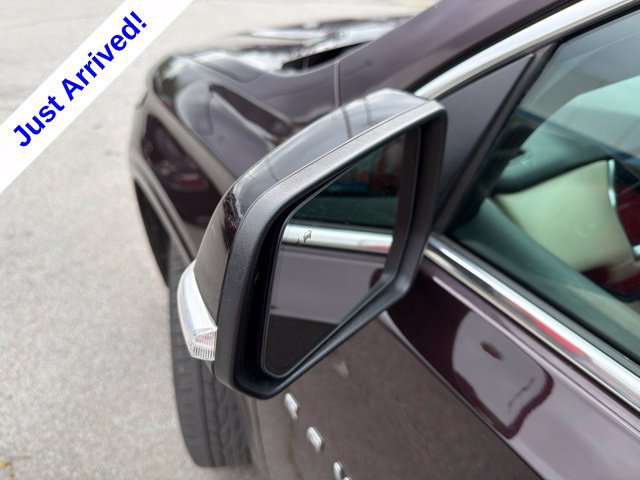 Used 2023 Chevrolet Traverse Premier FWD image 12