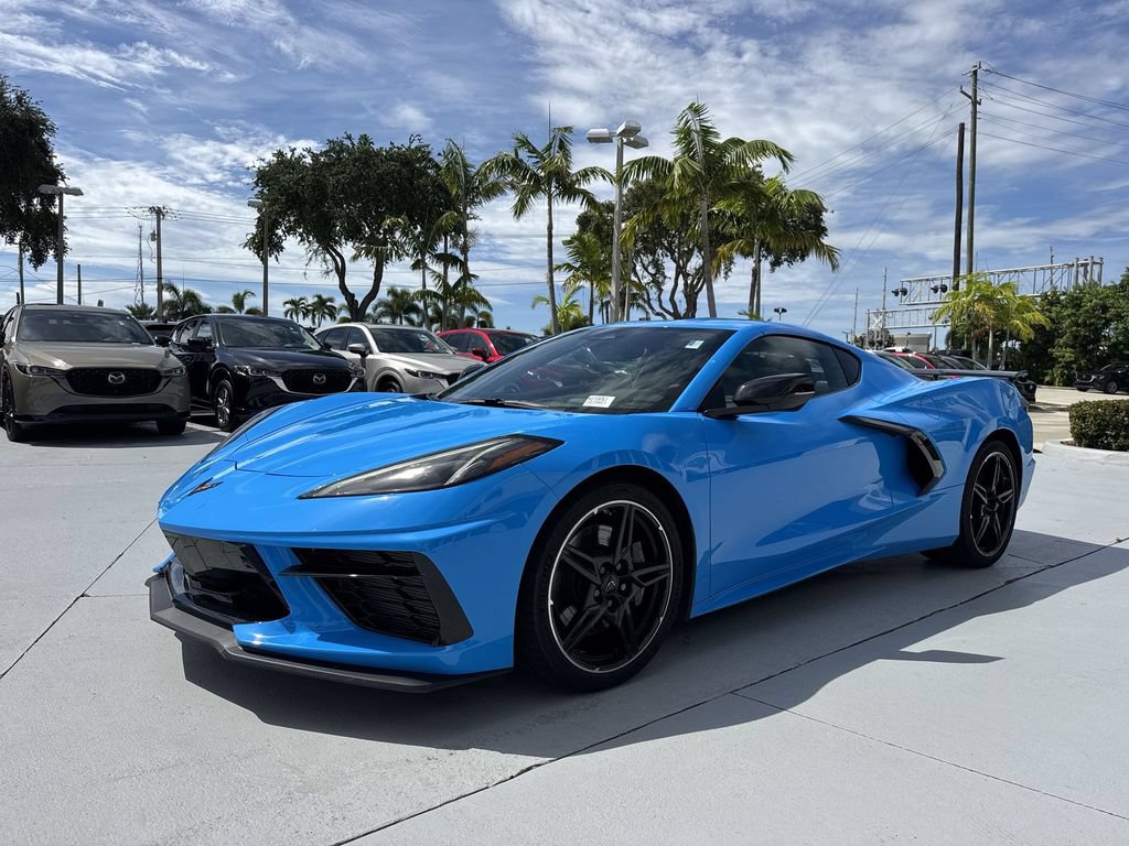 Used 2025 Chevrolet Corvette Stingray Preferred Cpe w/ Z51 Performance Package RWD image 28