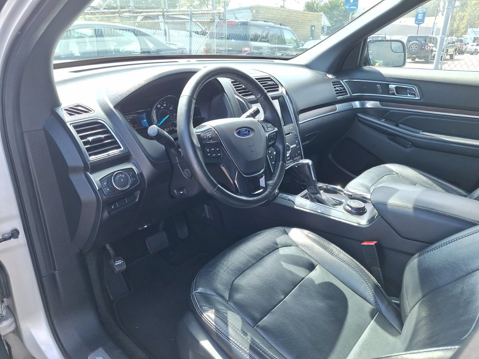 Used 2017 Ford Explorer Limited AWD/4WD image 8
