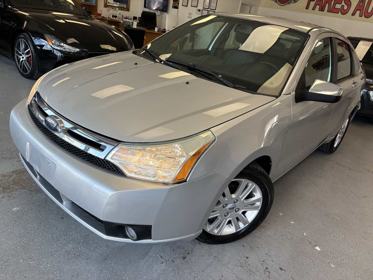 Used 2010 Ford Focus SEL FWD image 9