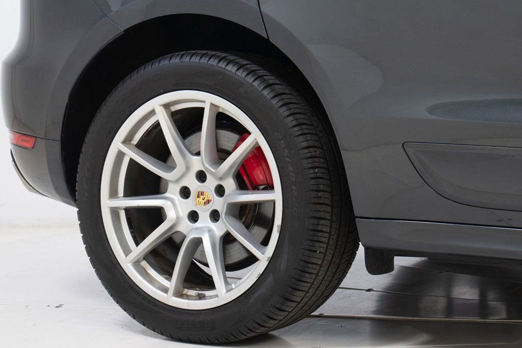 Used 2017 Porsche Macan Turbo image 23