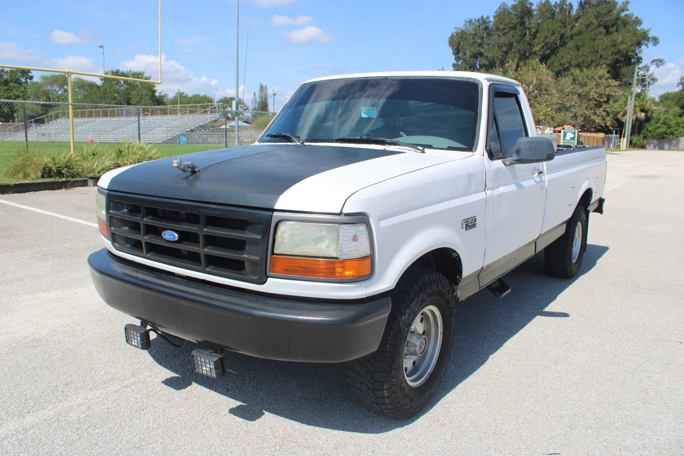 Used 1994 Ford F150 2WD Regular Cab image 2