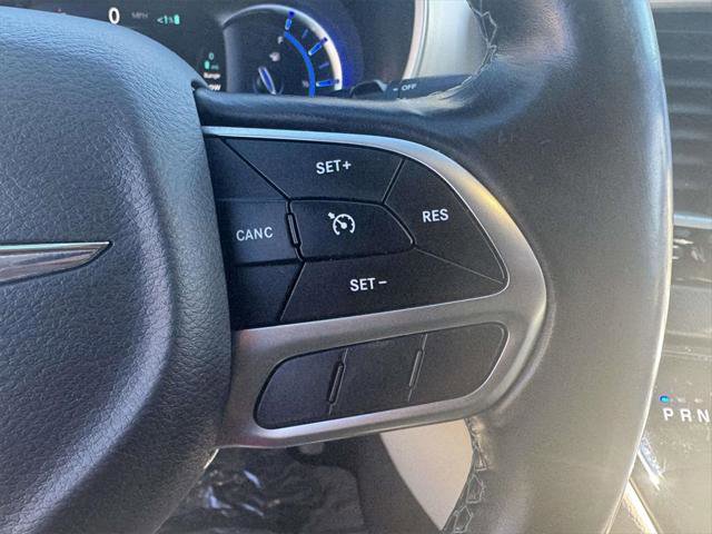 Used 2019 Chrysler Pacifica Touring-L image 19