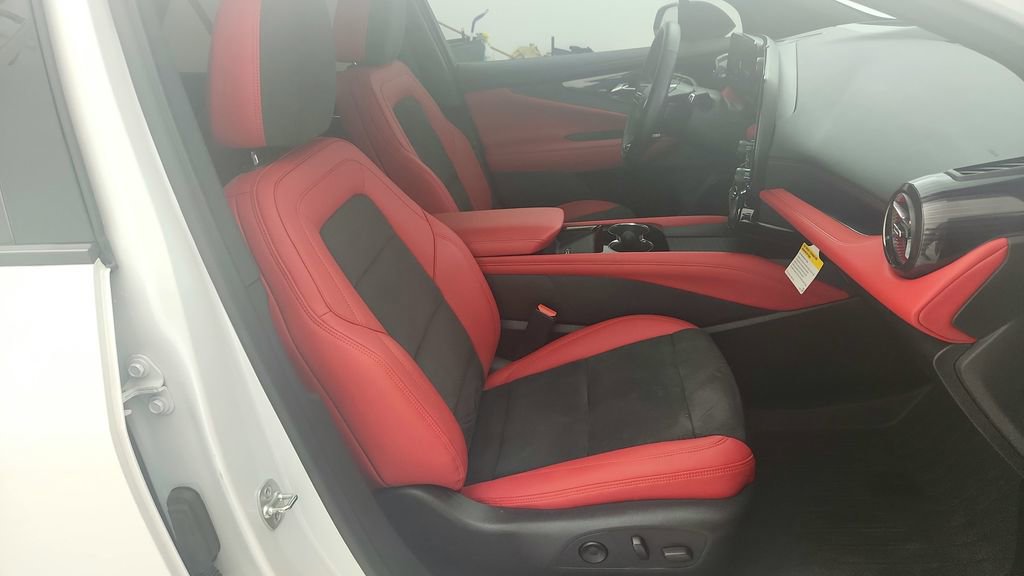 Certified 2024 Chevrolet Blazer EV RS image 33