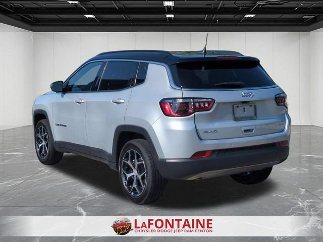 Used 2024 Jeep Compass Limited AWD/4WD image 3