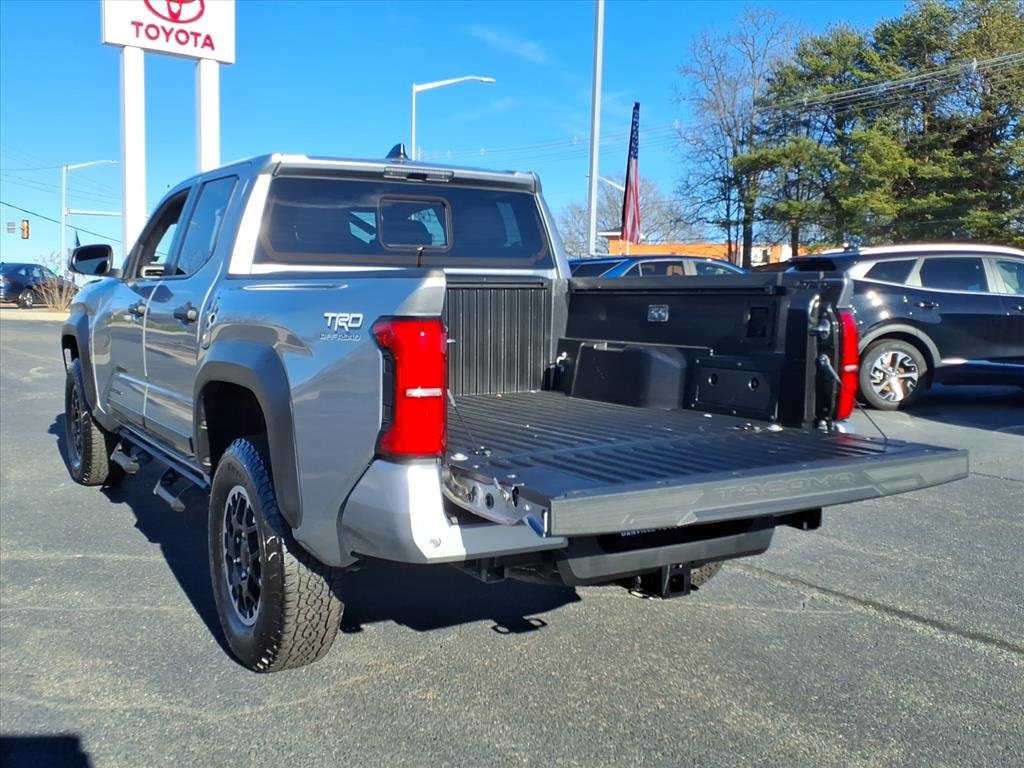 Used 2024 Toyota Tacoma TRD Off-Road image 25