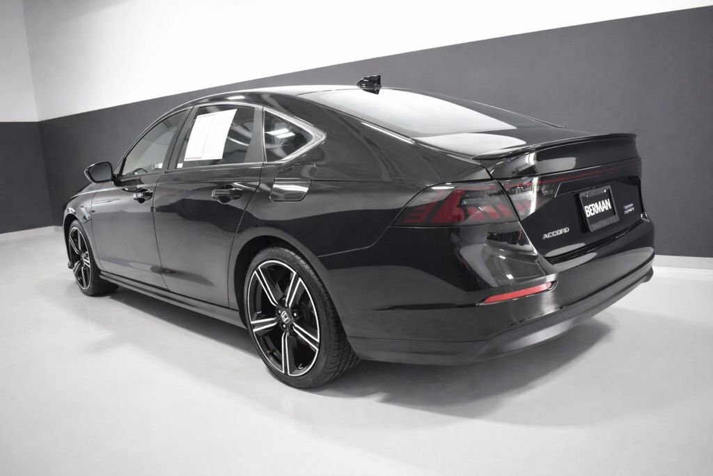 Used 2023 Honda Accord Sport image 3