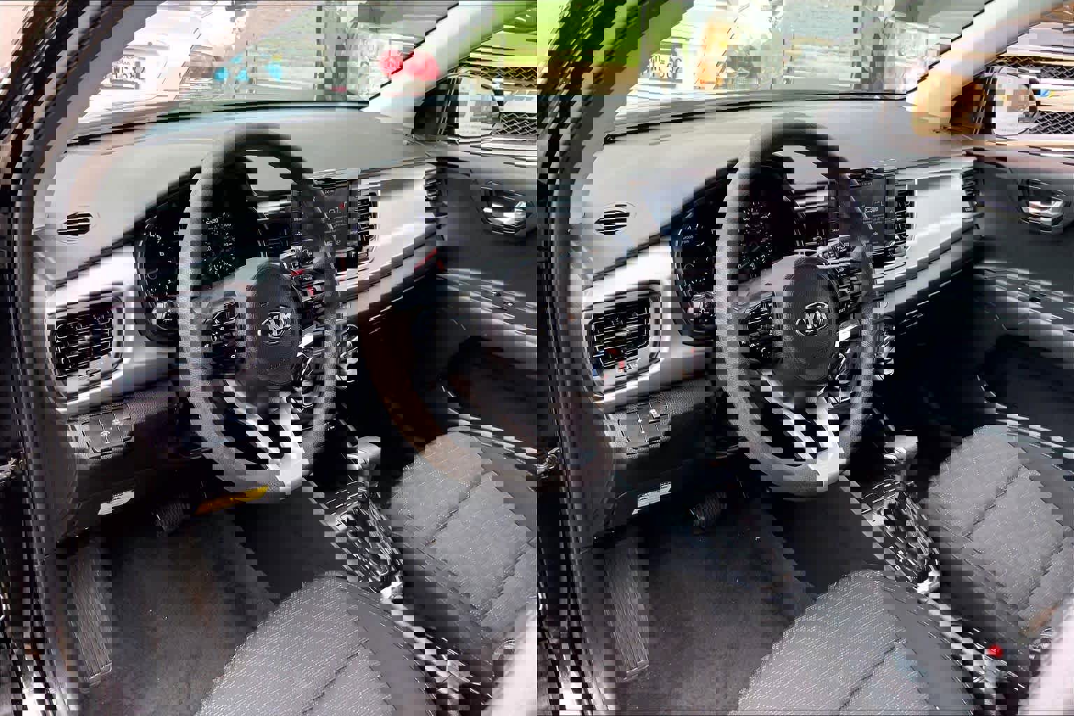 Used 2020 Kia Rio S FWD image 17